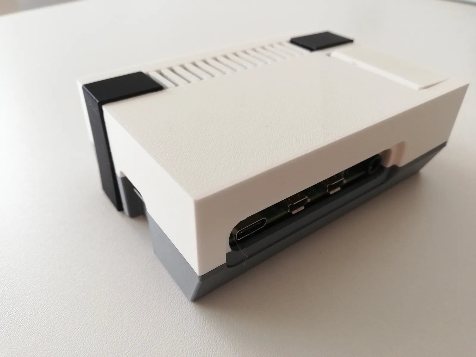 Raspberry Pi 4 NES Style Case - Retro Gaming Design