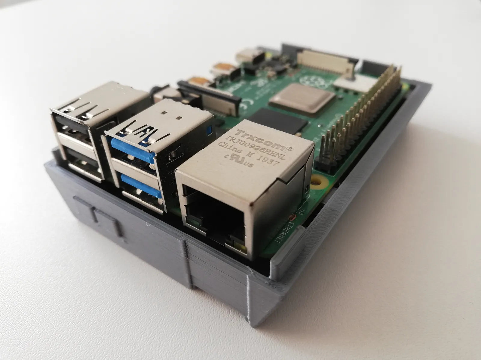 Raspberry Pi 4 NES Style Case - Retro Gaming Design